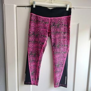 Nike Athletic NWT DRI-FIT Pink Black Leopard Capri Activewear Leggings Sz Medium